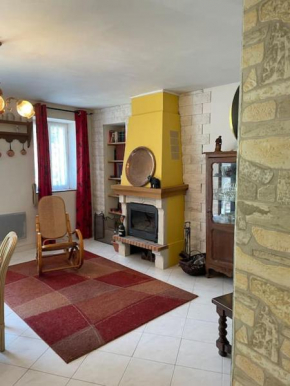 Family friendly house in Brenac